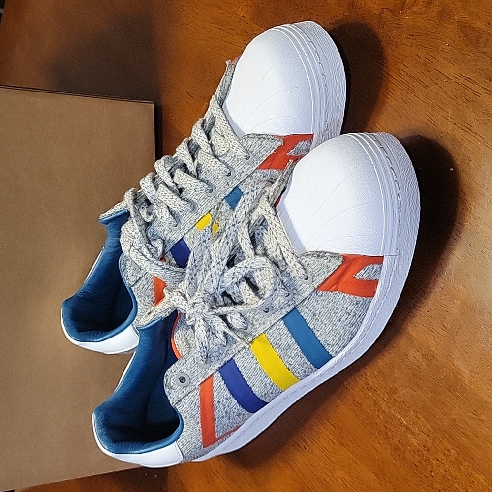 Adidas Superstar Shell Toe Size 11 - image 1